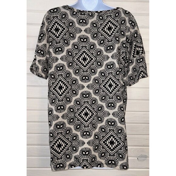 OLD NAVY Sz LARGE Boyfriend Fit Tee Top Khaki Black Tribal Aztec Print EUC - Picture 6 of 8